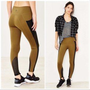 UO Without Walls Black Mesh Leggings sz XS